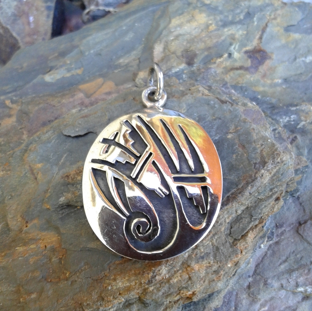Sterling Silver Disc Cave Wall Art PENDANT - Picture 2 of 7